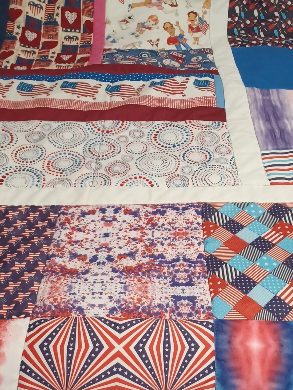 Homemade Patriotic Lap Quilt / Patchwork, Red White Blue FireWorks